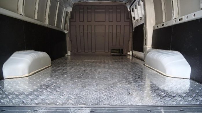 202512041711551393456427